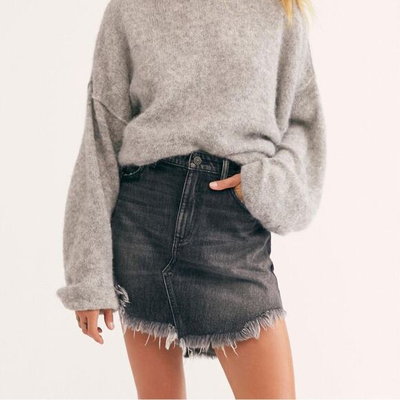 NWT Free‎ People Black Raw Hem Bailey Denim Skirt - Picture 1 of 7